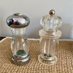 VINTAGE CLEAR LUCITE SALT & PEPPER SHAKERS
